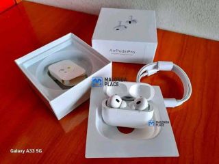 earpods for sale in Wakawaka, Lilongwe, Malawi
