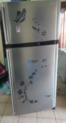 Sharp Fridge for sale fairly used - For Sale in Blantyre