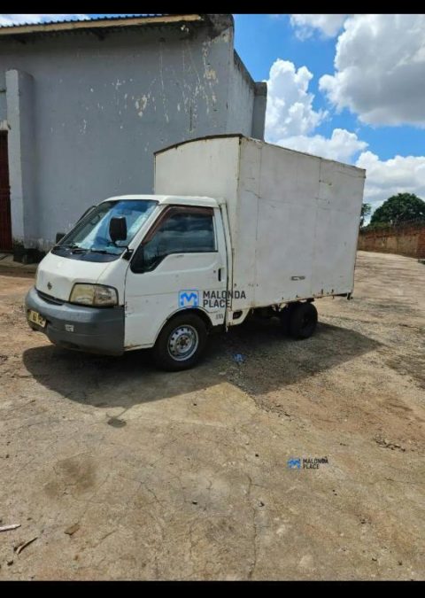 Nissan Bongo van