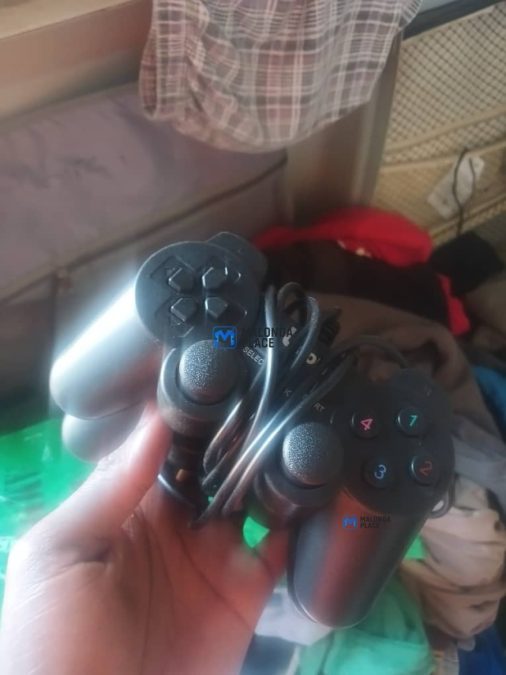 U Com controllers