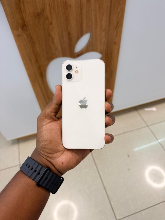 iPhone 12 128gb Storage 87%BH