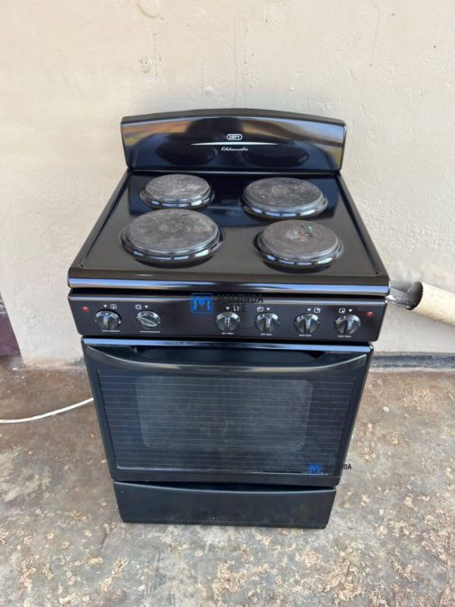 Defy Cooker Fairly Used Size 321 Going at MWK 795,000 Blantyre,Malawi  +265881736901/+265997093771