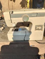 Zigzag& straight machine - For Sale in Mangochi