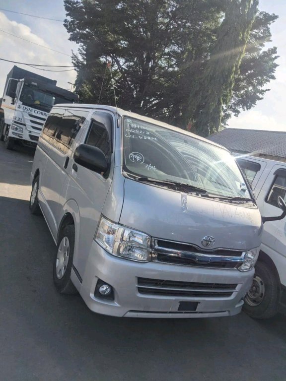 UNREGISTERED TOYOTA HIACE