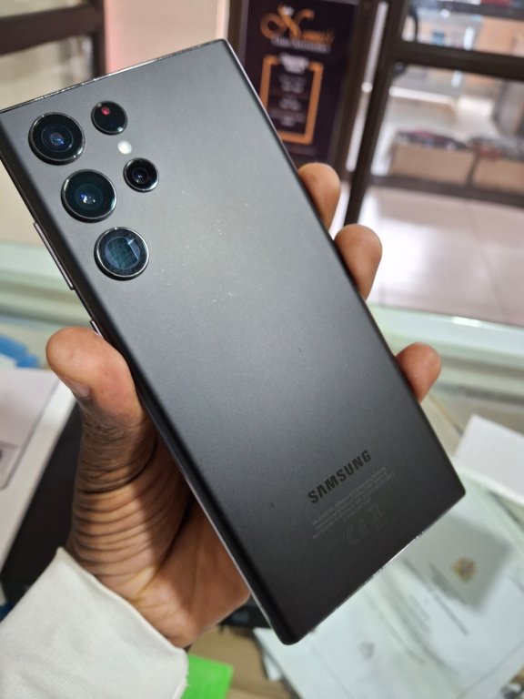 *SAMSUNG GALAXY S22 ULTRA