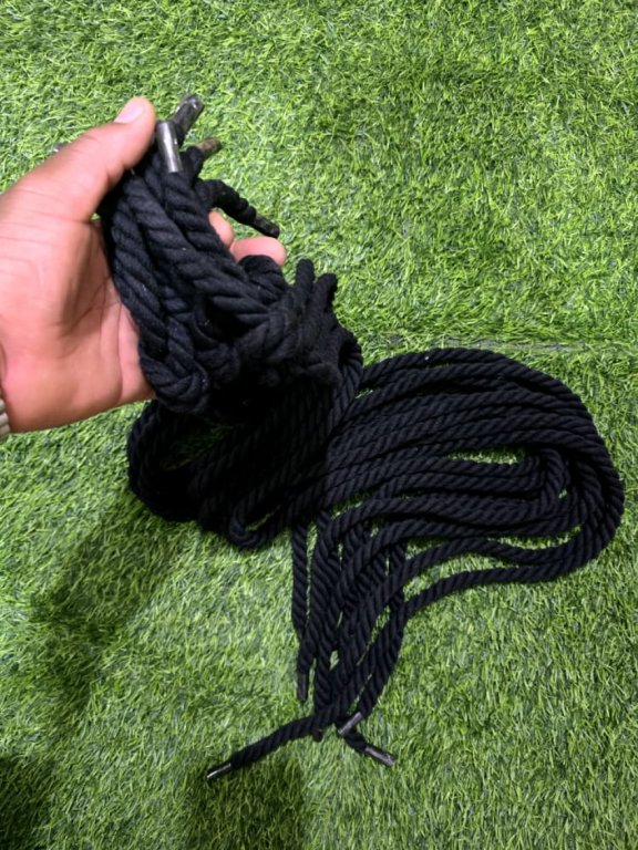 Medium and big shoelaces