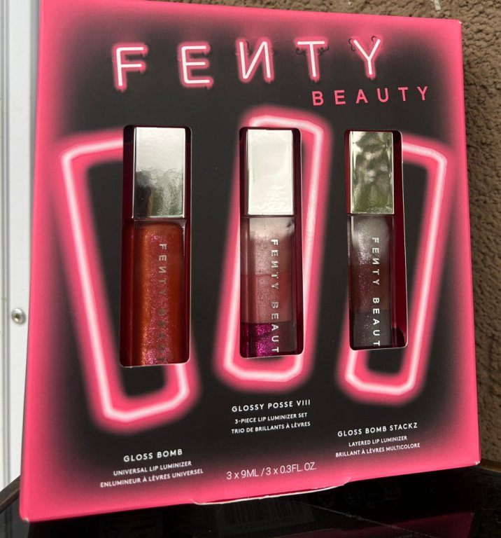 Fenty GLOSSY-POSSE-VIII-3-PIECE-LIP-LUMINIZER-SET