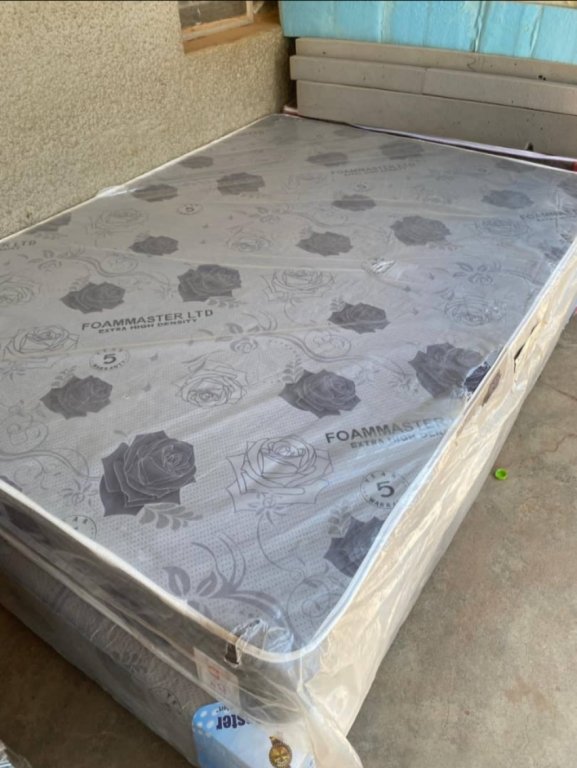 Non Shrinkable Mattress with Base