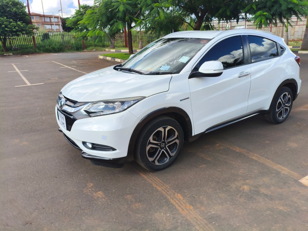 UNREGISTERED HONDA VEZEL HYBRID, WhatsApp/call 0897731099