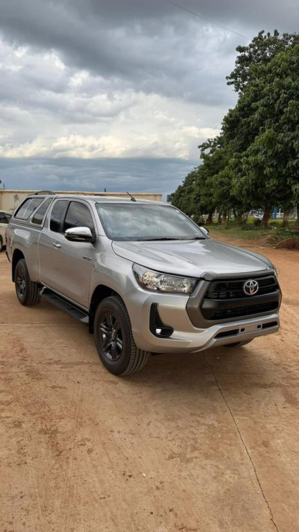 UNREGISTERED TOYOTA HILUX REVO SUPER-CAB, WhatsApp/call 0897731099