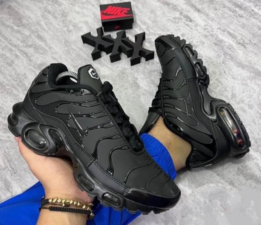 available size 40,42,43