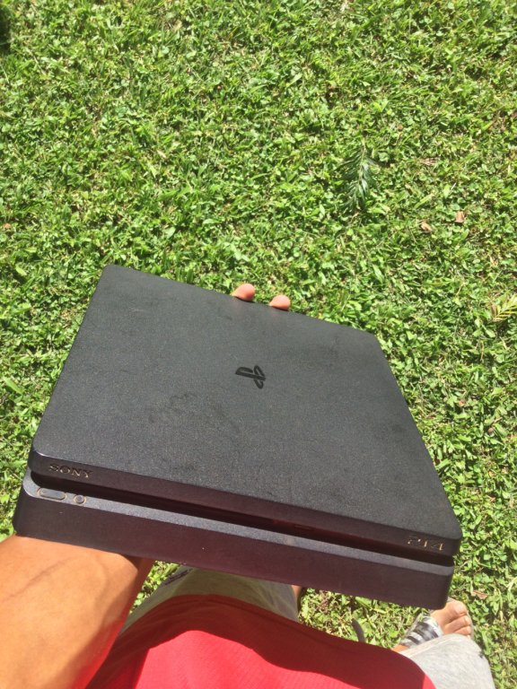 PS4 slim