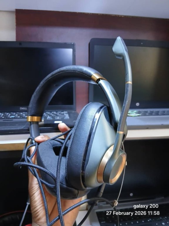 Gaming studio headphone