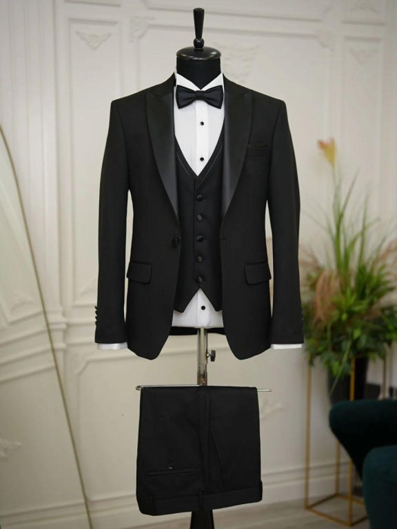 MEN SUIT