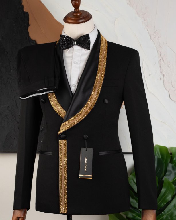 MEN SUIT •MARIO CASAS •THREE PIECE