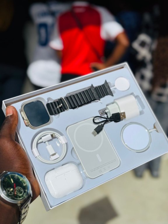 Smart watch Wireless powerbank Type Ccharger Earpods④④