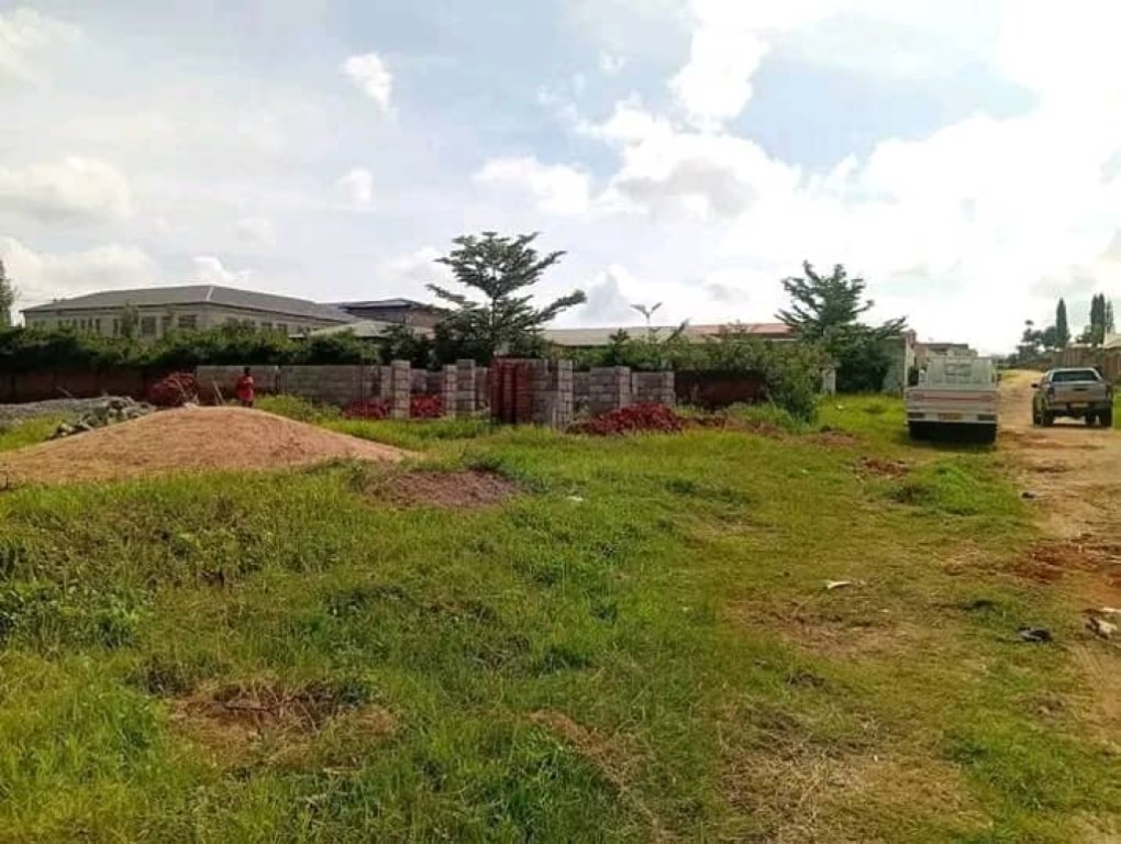 COMMERCIAL PLOT FOR SALE(25m by 50m)