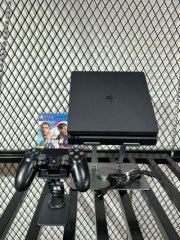 Sony PlayStation 4 Slim 1080p 1TB 1 Controller