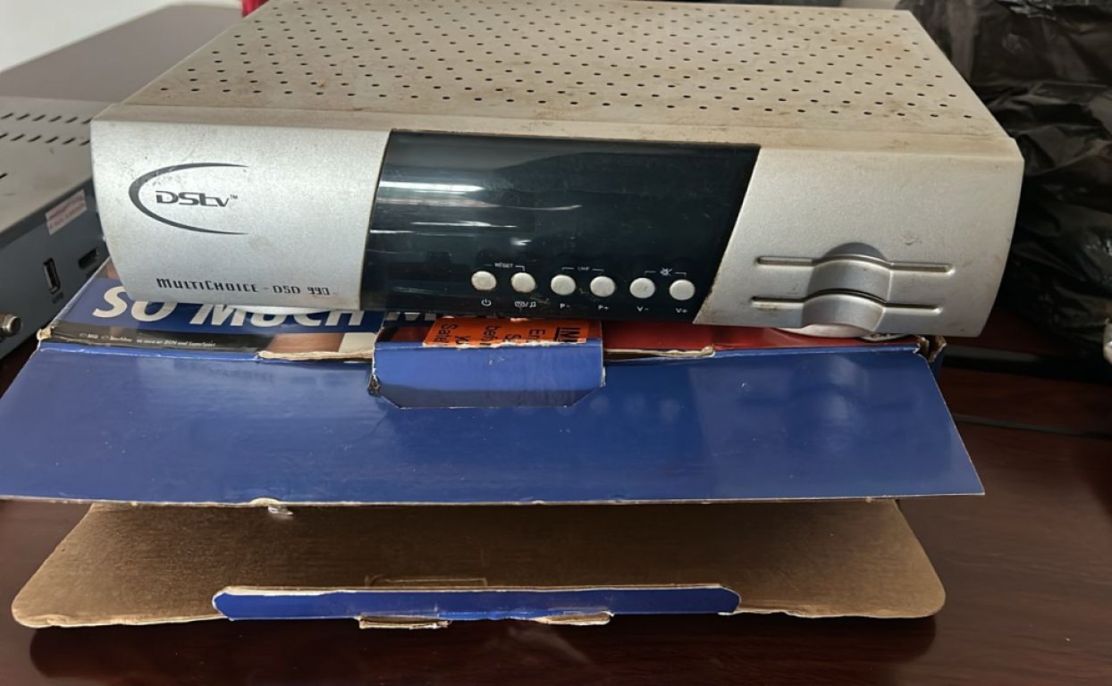 Dstv decoder