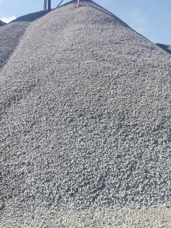 QUARRY STONES / DUST