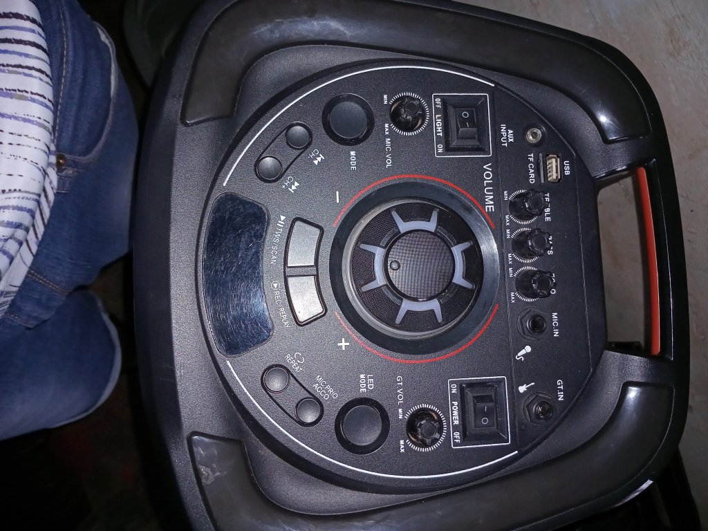 Rechargeable Bluetooth speaker