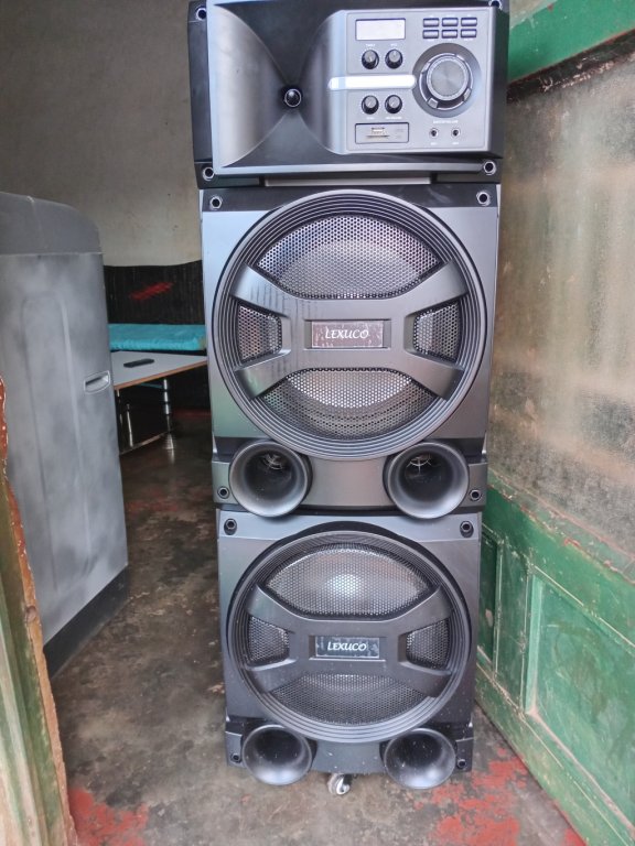 Rechargeable Bluetooth speaker
