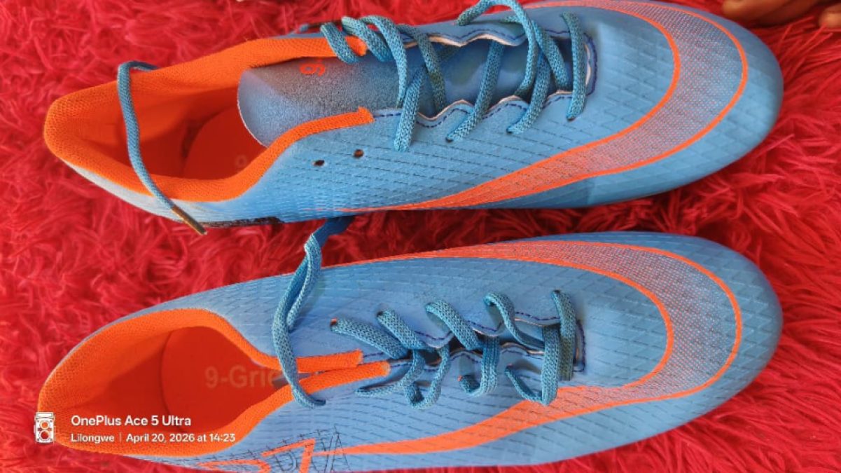 CR7 Soccer boot size 43