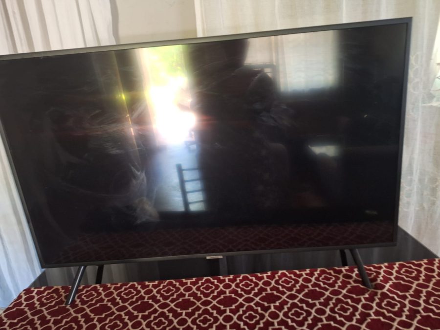 Original Samsung Smart TV 43 inch UA43RU7100K Going at MWK 1,350,000 Call or Text  265881736901/2659