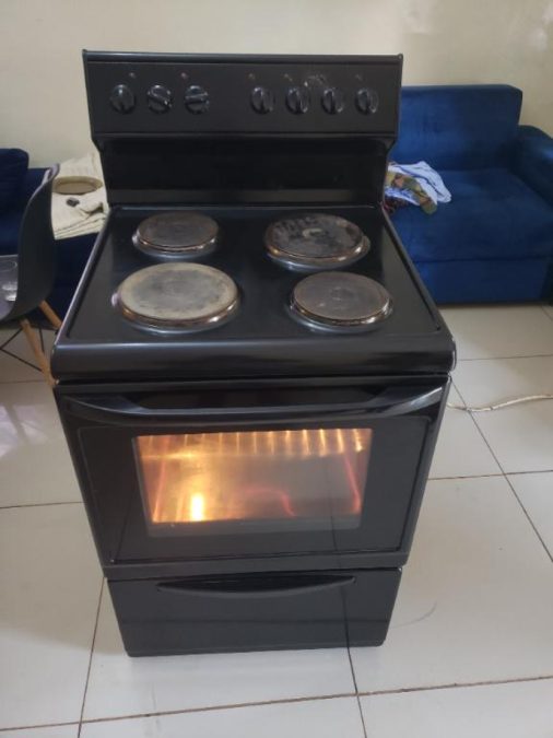 DEFY 621 COOKER,VERY SMART