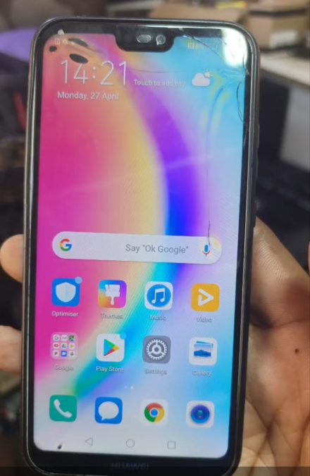 Huawei P20 lite 64gb+4gb ram with cracks