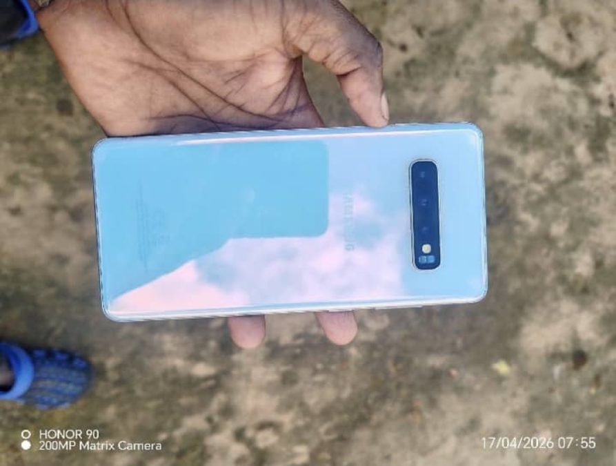 Samsung Galaxy S10 plus Storage 128GB Ram 8+8)GB