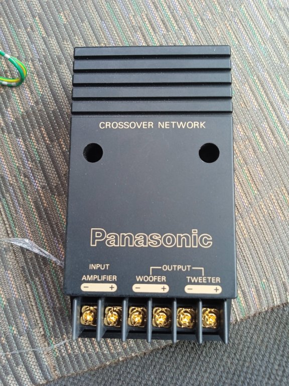 A car audio crossover