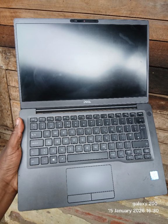 DelI LAPTOP WITH TOUCH SCREEN