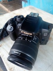 Canon 700D with charge ,strap,one battery for sale in Area 2, Lilongwe, Malawi