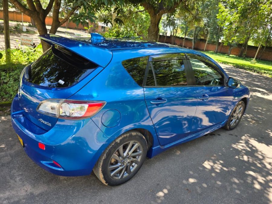 Mazda Axela