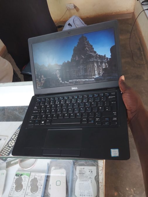 DELL LATITUDE 5280  INTEL CORE I5  7TH GENERATION  256 SSD GB