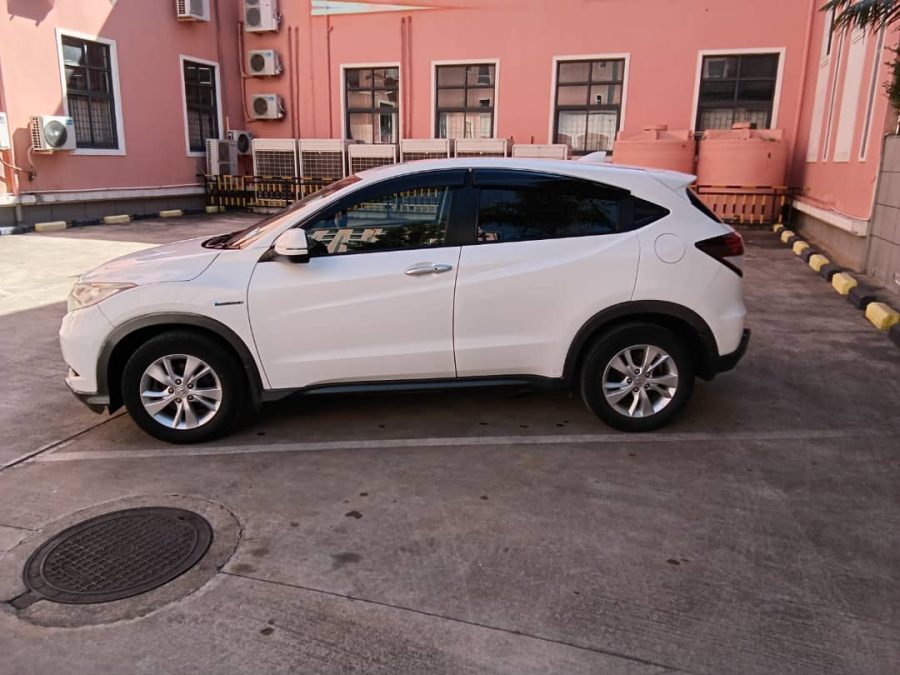 Unregistered Honda Vezel Hybrid