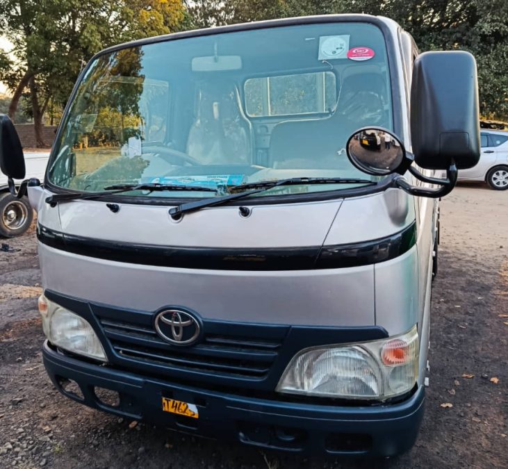 UNREGISTERED TOYOTA DYNA 2 TONNER