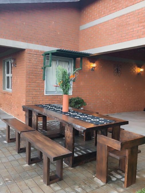 Oak Dinning Set 8 seater, custom design table, 4 Chairs, with 2 Benches