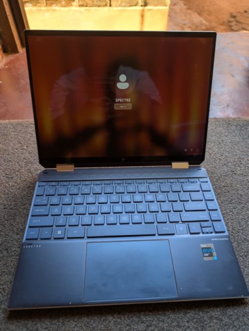 Hp spectre x360 convertible  11th Gen i7,16 GB RAM DDR5 ,512 SSD GB NVME