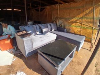 L shape en coffee table, going at a giveaway price. - Buy in Malawi