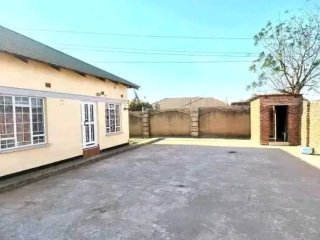 TOWN HOUSE FOR RENT - For Sale in Lilongwe