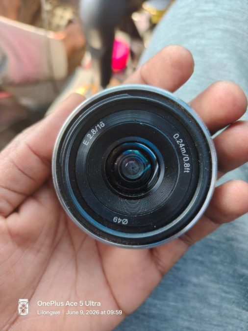 Sony lens 16mm pancake  F2.8