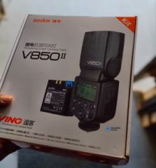 Almost new Godox V850 II for sale in Area 2, Lilongwe, Malawi