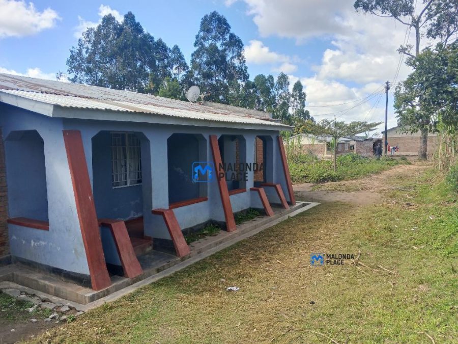2 houses and plot size 70x99m at Mzuzu Geisha
