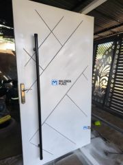 MODERN DOOR