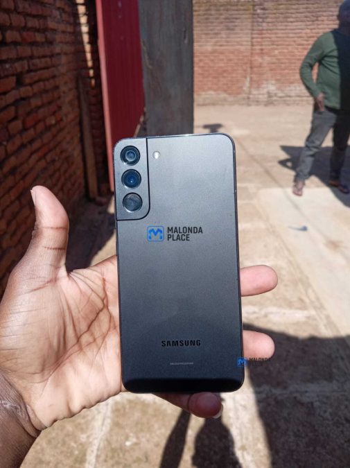 SAMSUNG S22 +